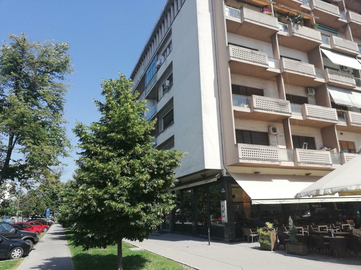 Apartment Korzo โนวีซาด ภายนอก รูปภาพ