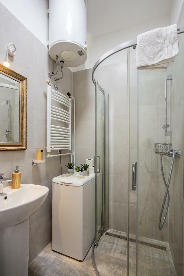 Apartment Korzo โนวีซาด ภายนอก รูปภาพ