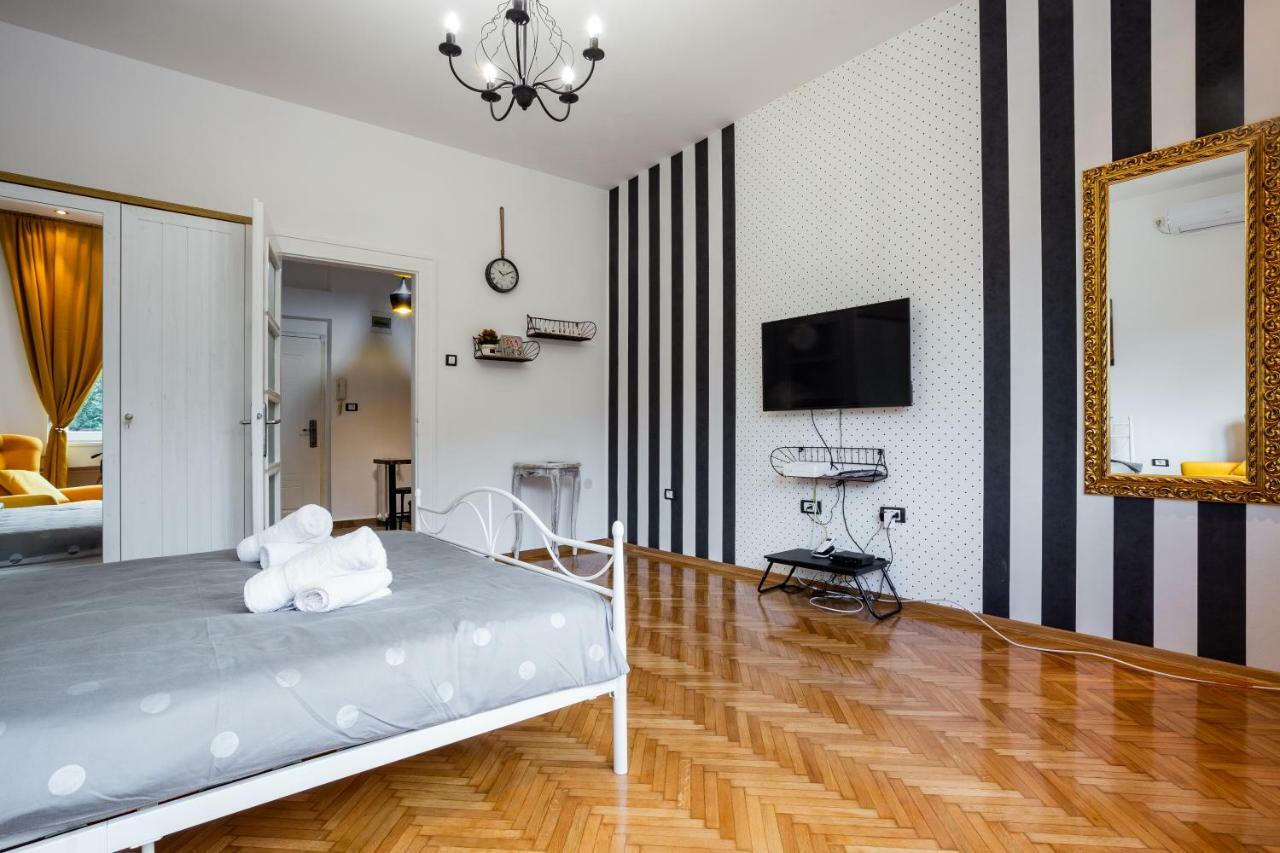 Apartment Korzo โนวีซาด ภายนอก รูปภาพ
