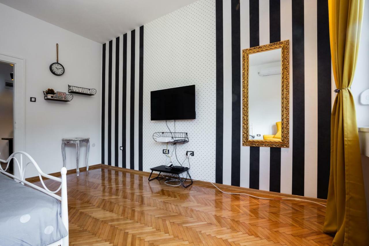 Apartment Korzo โนวีซาด ภายนอก รูปภาพ